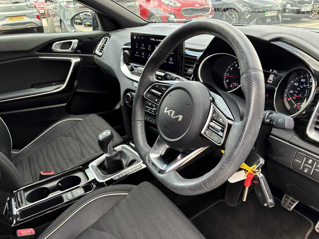 Kia Xceed 1.6 Gdi 8.9Kwh 3 Suv Plug In Hybrid Dct Red #14