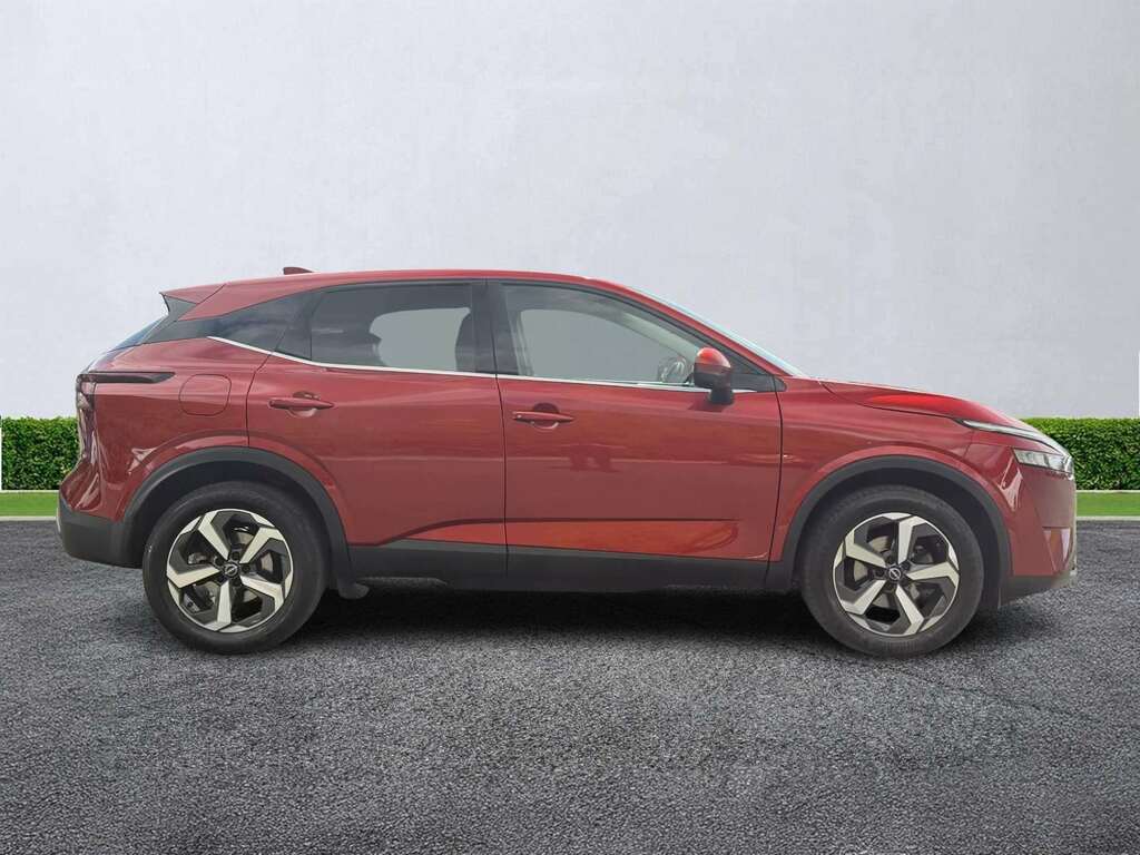 Nissan Qashqai 1.3 Dig-t Mh 158 N-connecta Xtronic Red #3