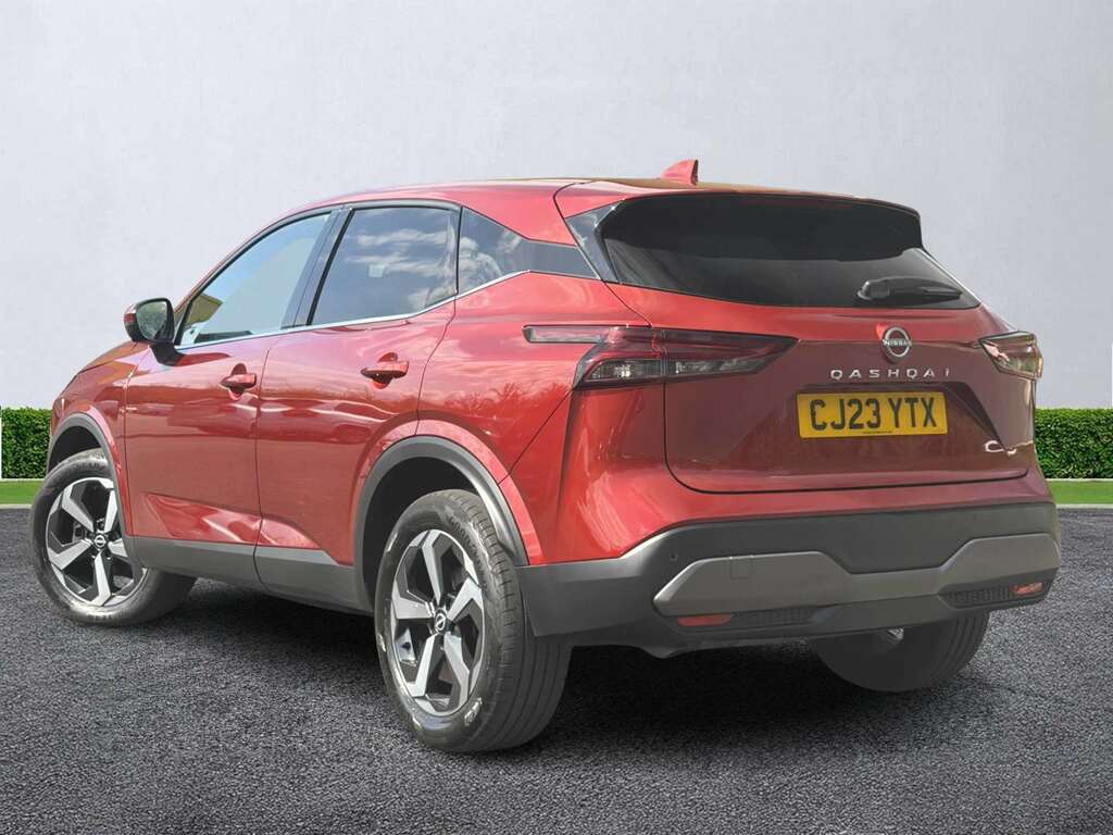 Nissan Qashqai 1.3 Dig-t Mh 158 N-connecta Xtronic Red #2