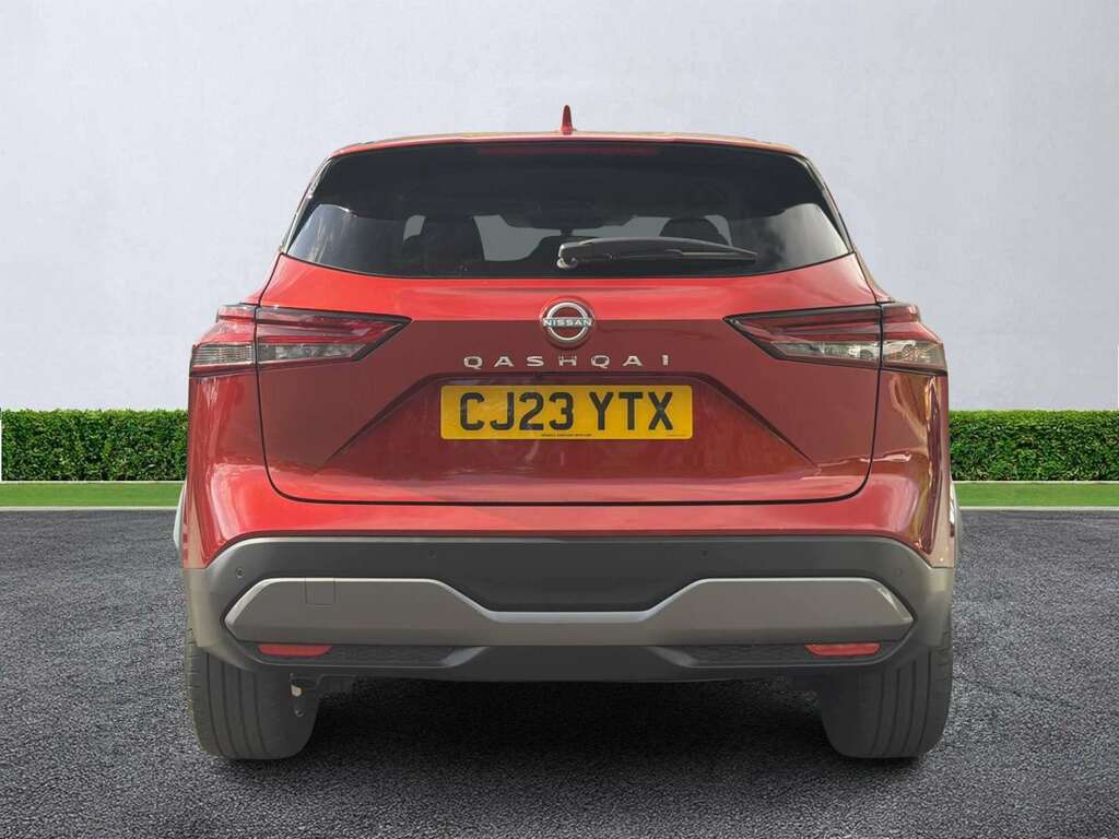 Nissan Qashqai 1.3 Dig-t Mh 158 N-connecta Xtronic Red #4
