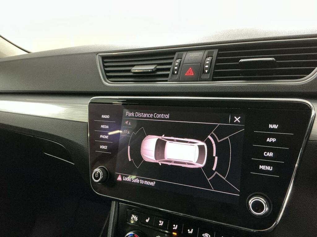 Skoda Superb Skoda Hatchback 2.0 Tdi 150 Se L Dsg White #23