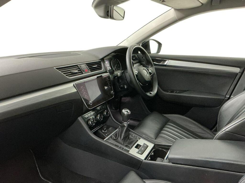Skoda Superb Skoda Hatchback 2.0 Tdi 150 Se L Dsg White #7