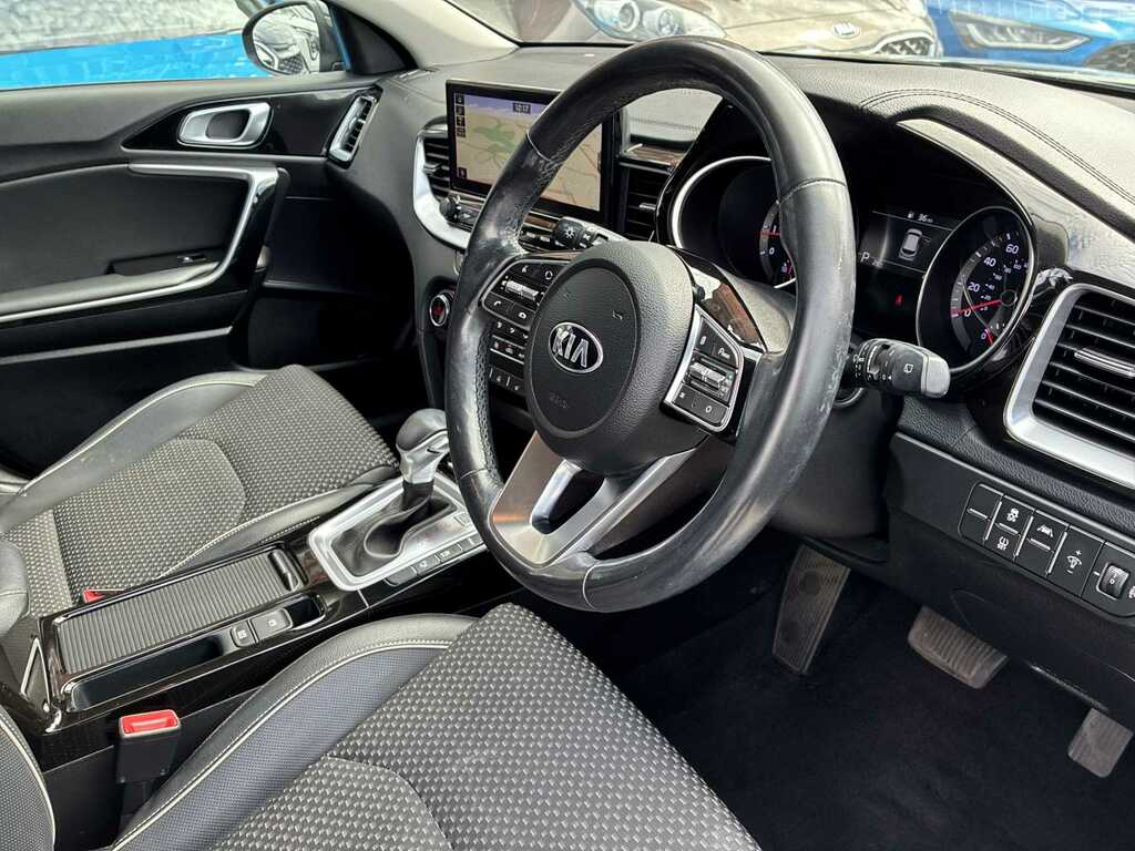 Kia Xceed 1.6 Gdi 8.9Kwh 3 Suv Plug-in Hybrid Dct Black #14
