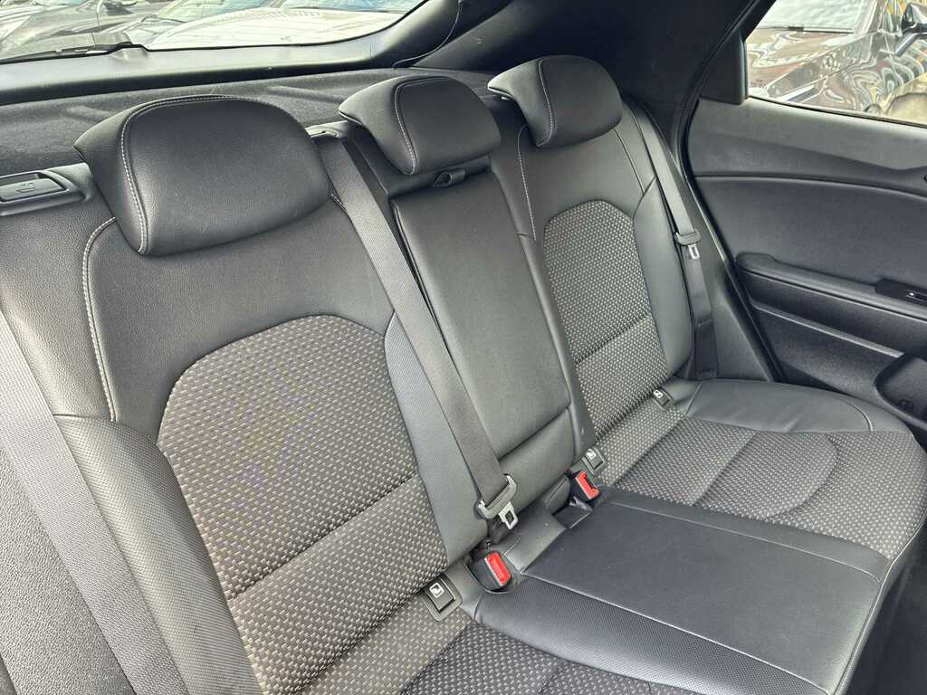 Kia Xceed 1.6 Gdi 8.9Kwh 3 Suv Plug-in Hybrid Dct Black #15