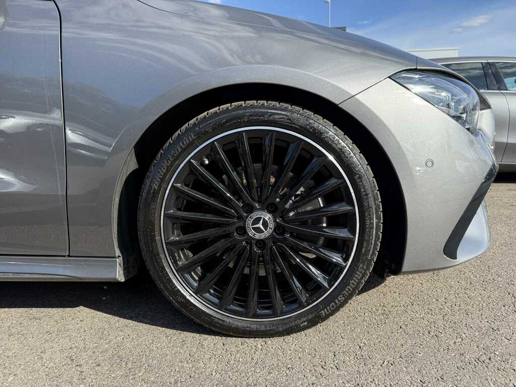 Mercedes-Benz A Class A200 Amg Line Executive Black #4