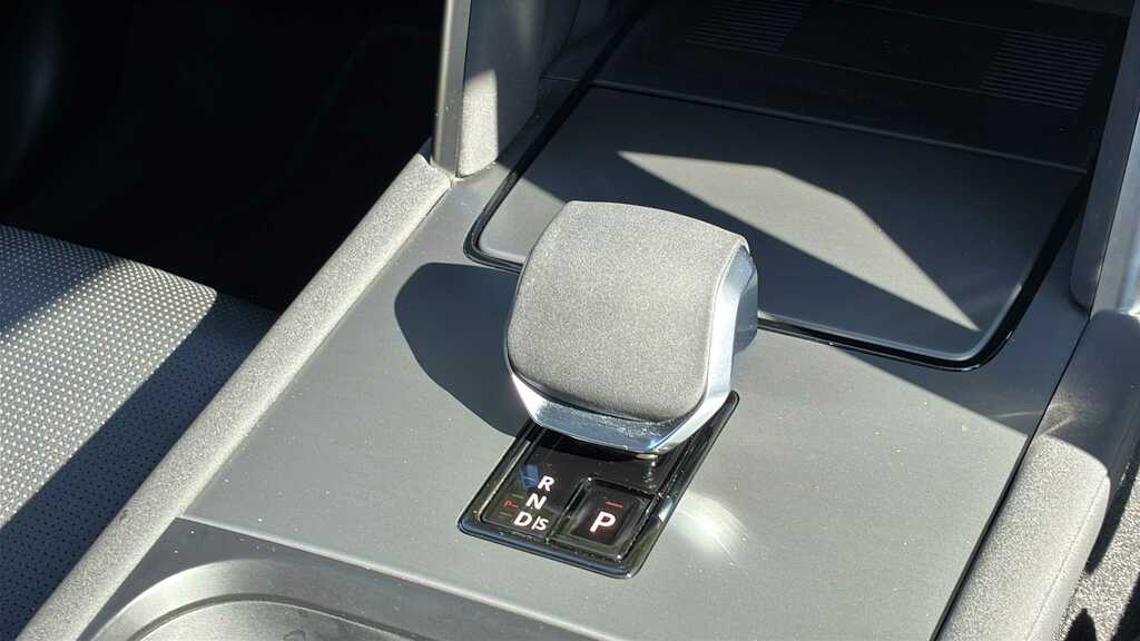 Land Rover Discovery Sport P270e Dynamic Hse Grey #13