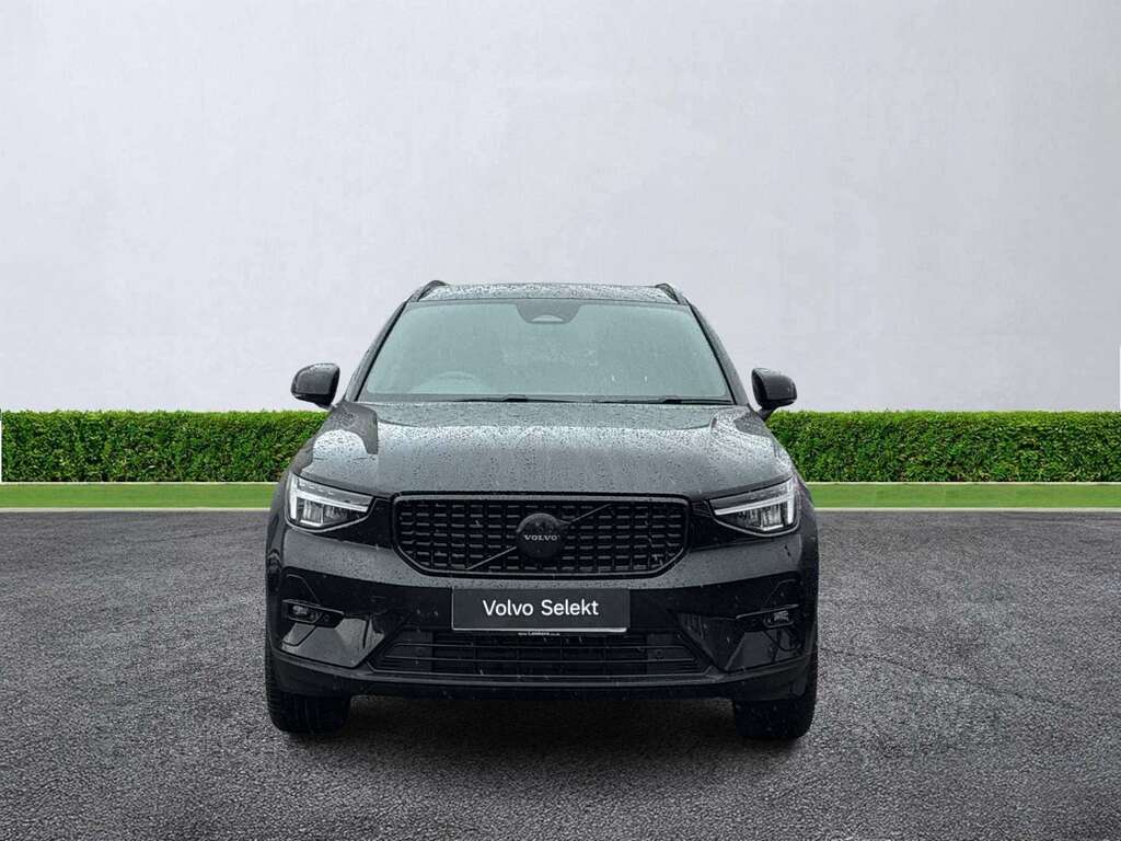 Volvo XC40 2.0 B3p Plus Black Edition SC75VMU Black #2