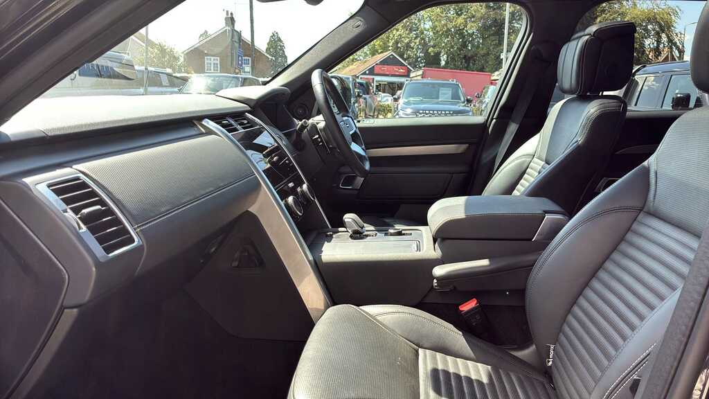 Land Rover Discovery 3.0 D350 Dynamic Hse Black #3