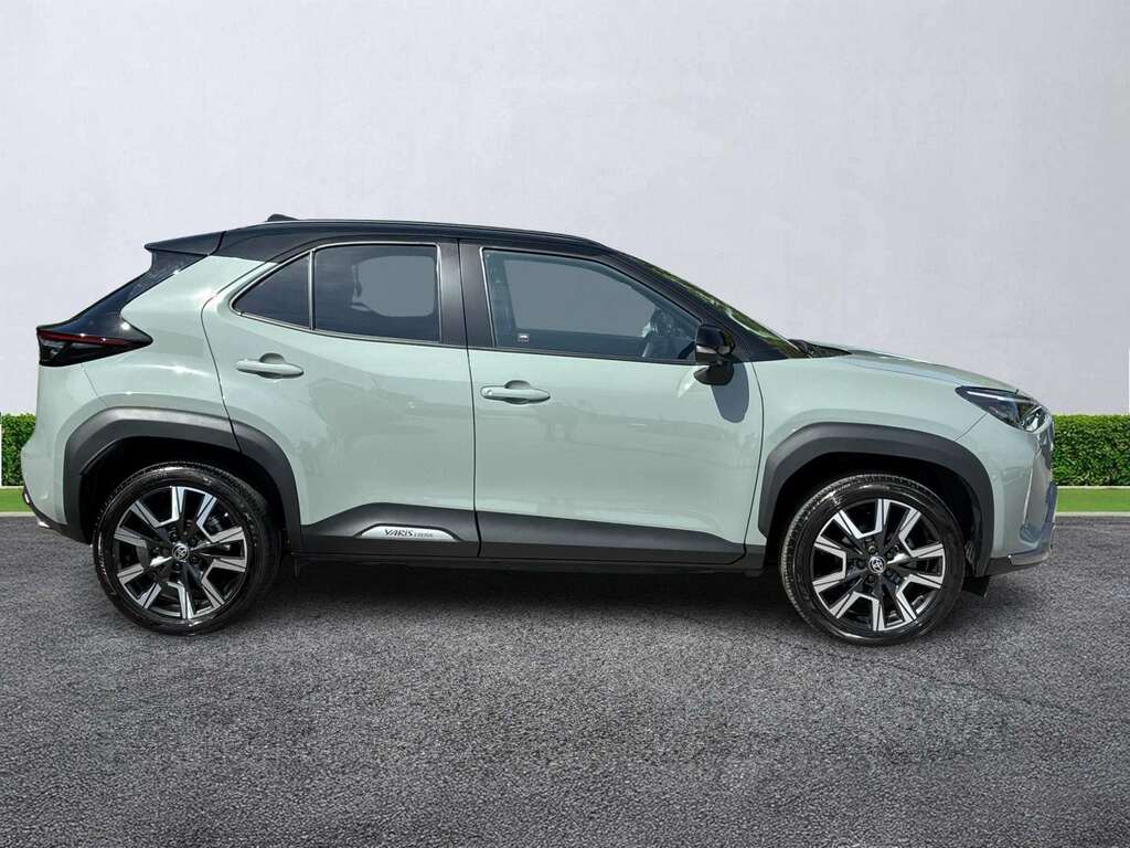 Toyota Yaris Cross 1.5 Hybrid 130 Premiere Edition Cvt Green #3