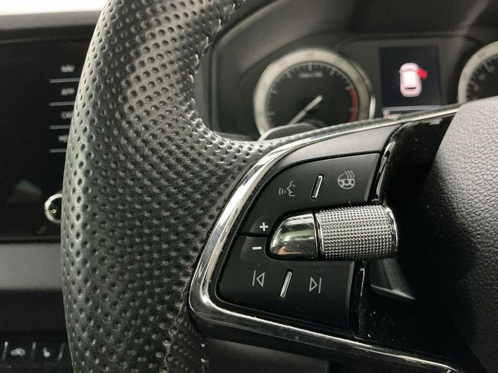 Skoda Karoq 1.5 Tsi Sportline Dsg Black #26