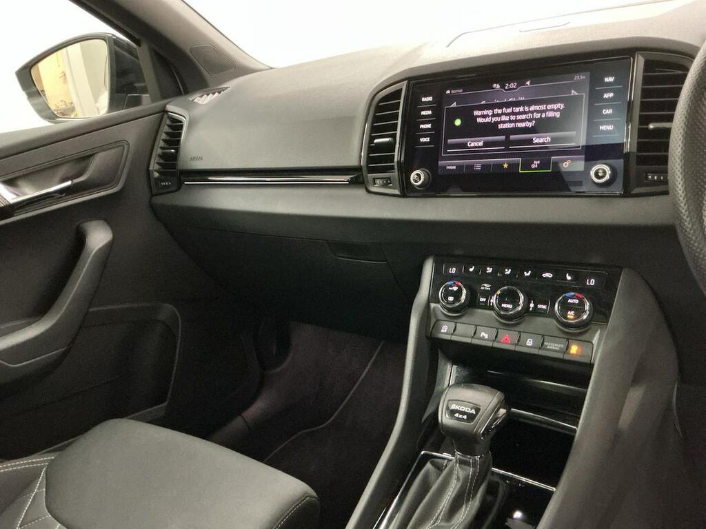 Skoda Karoq 1.5 Tsi Sportline Dsg Black #13
