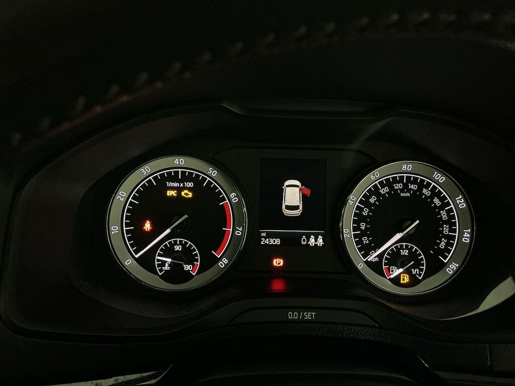 Skoda Karoq 1.5 Tsi Sportline Dsg Black #10