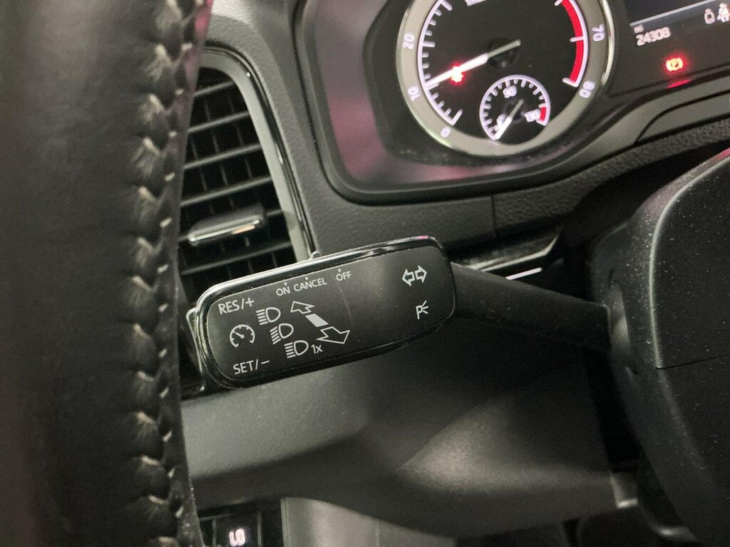 Skoda Karoq 1.5 Tsi Sportline Dsg Black #28