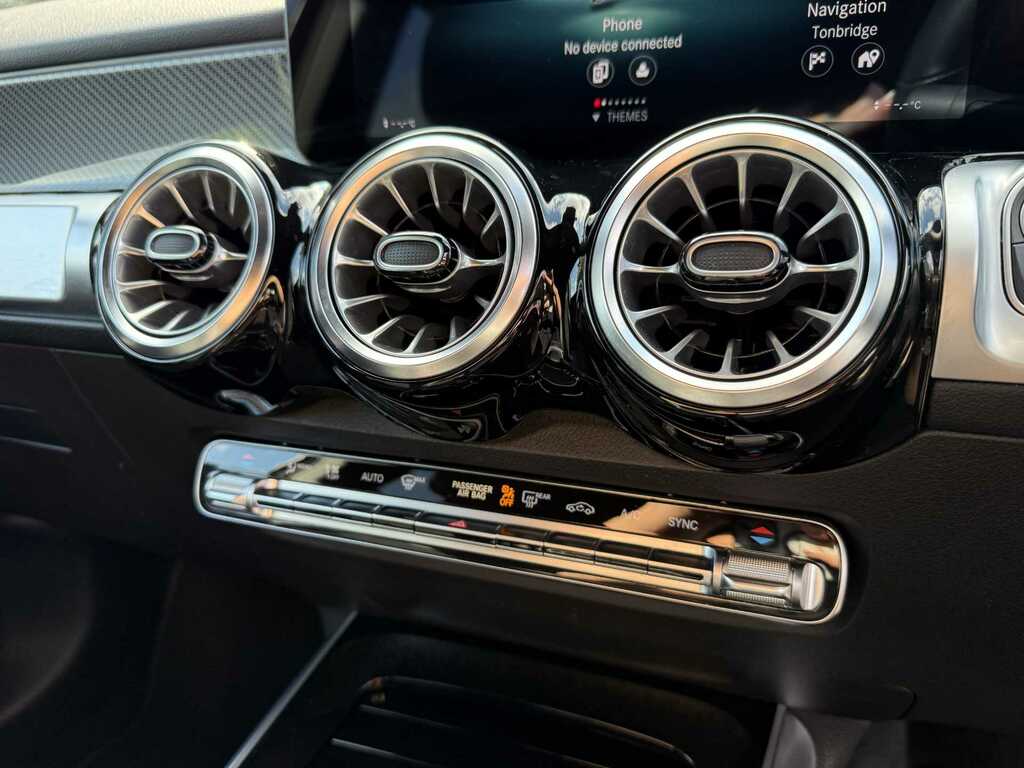 Mercedes-Benz GLB Class 200 Amg Line Suv 7G-dct Euro 6 Ss 1 White #33