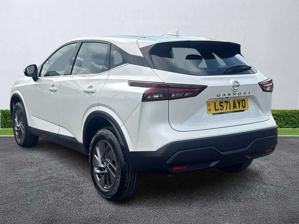 Nissan Qashqai 1.3 Dig-t Mh 158 Acenta Premium Xtronic White #6