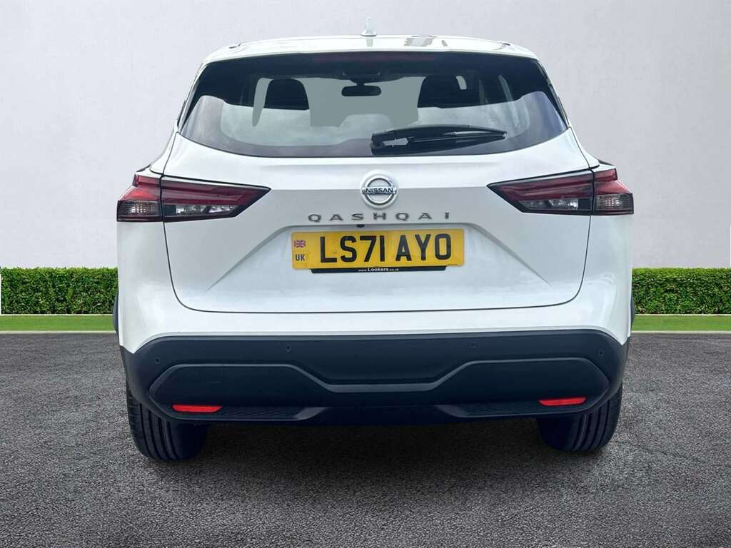 Nissan Qashqai 1.3 Dig-t Mh 158 Acenta Premium Xtronic White #4