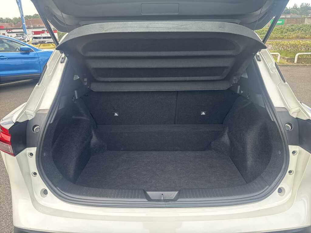 Nissan Qashqai 1.3 Dig-t Mh 158 Acenta Premium Xtronic White #5