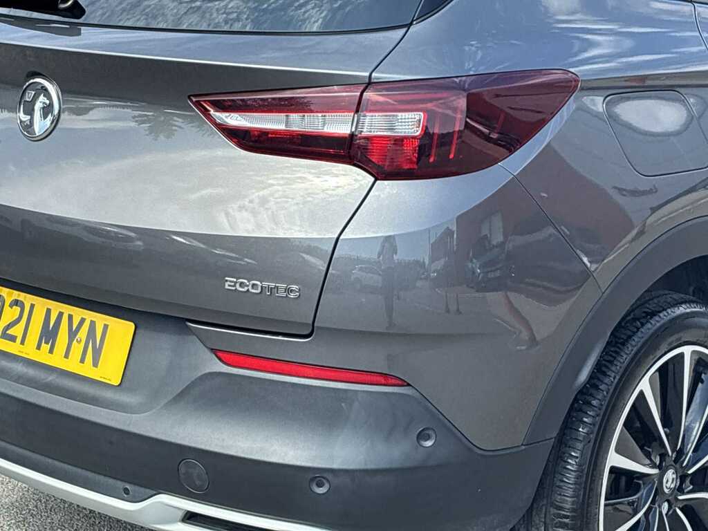Vauxhall Grandland X 1.2 Turbo Sri Nav White #28