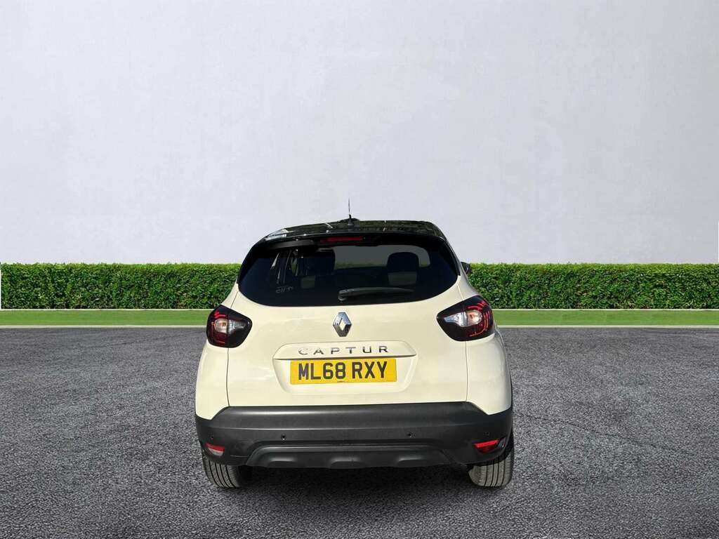 Renault Captur 0.9 Tce 90 Iconic White #4
