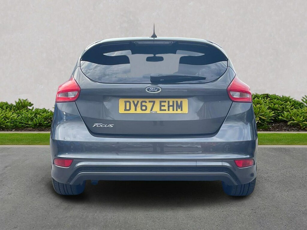 Ford Focus 1.5 Tdci 120 St-line Navigation Grey #4