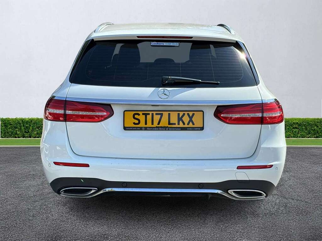 Mercedes-Benz E Class E220d Amg Line Premium Plus 9G-tronic White #4