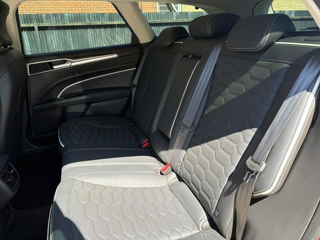 Ford Mondeo Mondeo Estate Vignale 2.0 Tdci 180Ps White #16