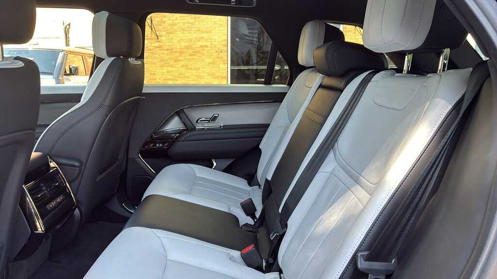 Land Rover Range Rover Sport 3.0 P460e Dynamic Se Black #4