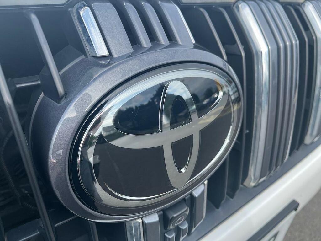 Toyota Land Cruiser Estate 2.8 D-4d 204 Invincible 7 Seats 2023 Blue #32