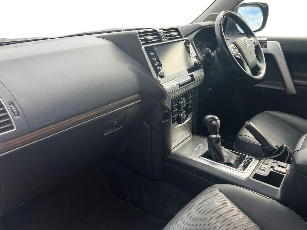 Toyota Land Cruiser Estate 2.8 D-4d 204 Invincible 7 Seats 2023 Blue #7