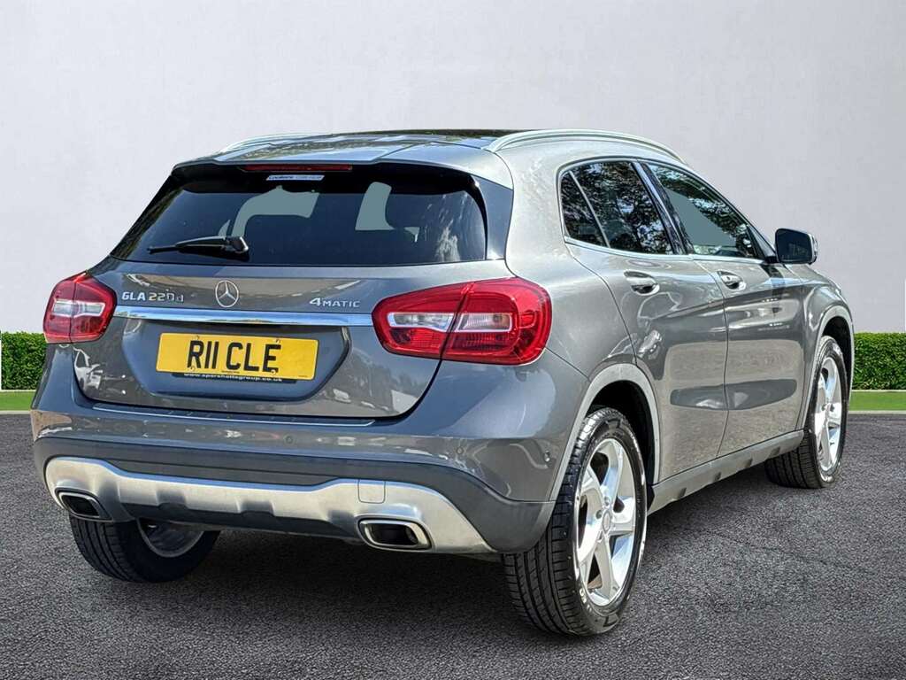 Mercedes-Benz GLA Class 200D Se Suv 7G-dct Euro 6 Ss 136 Ps Black #16
