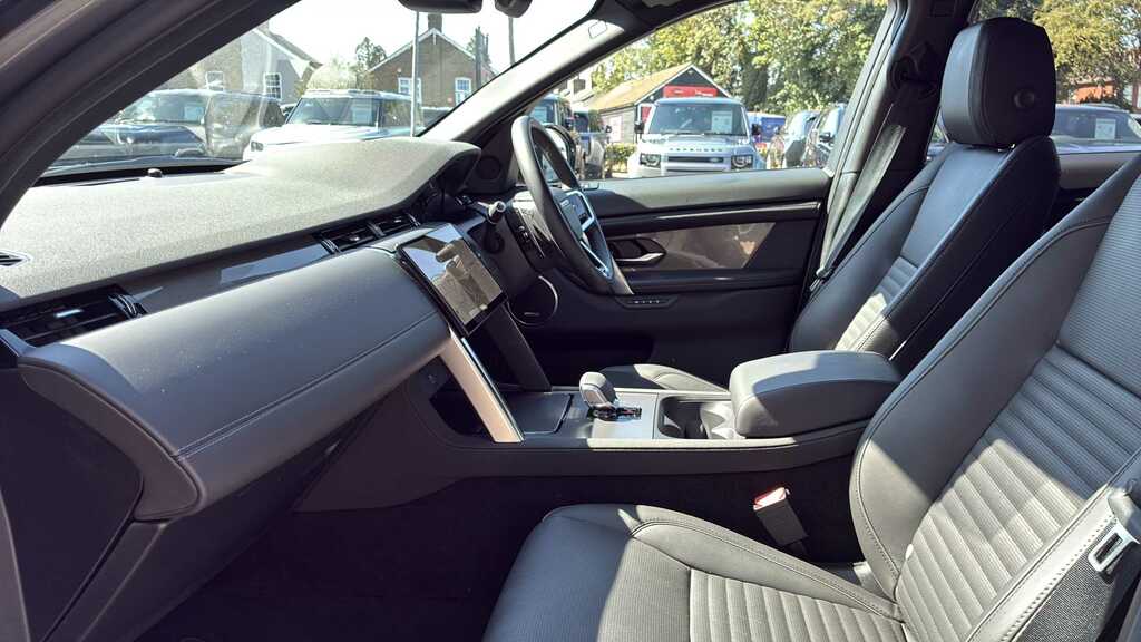 Land Rover Discovery Sport 2.0 D200 Metropolitan 5 Seat  #3