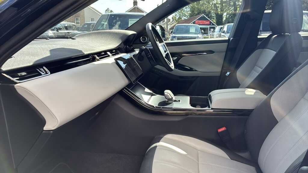 Land Rover Range Rover Evoque 2.0 D200 Dynamic Se Black #3