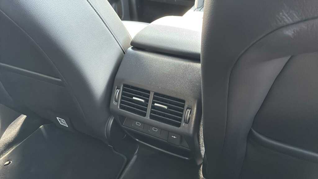 Land Rover Discovery Sport 2L Landmark Red #18