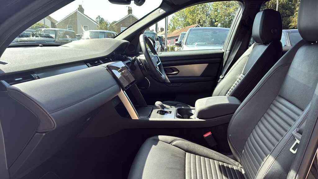 Land Rover Discovery Sport 1.5 P270e Dynamic Se 5 Seat Black #3