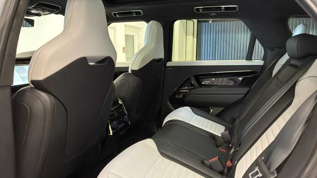 Land Rover Range Rover Sport 4.4 P635 V8 Sv Grey #4