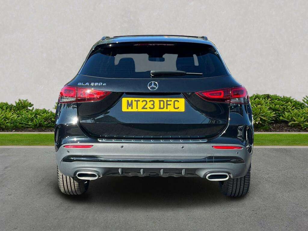 Mercedes-Benz GLA Class Gla 250E Amg Line Premium Plus Night Ed Black #4