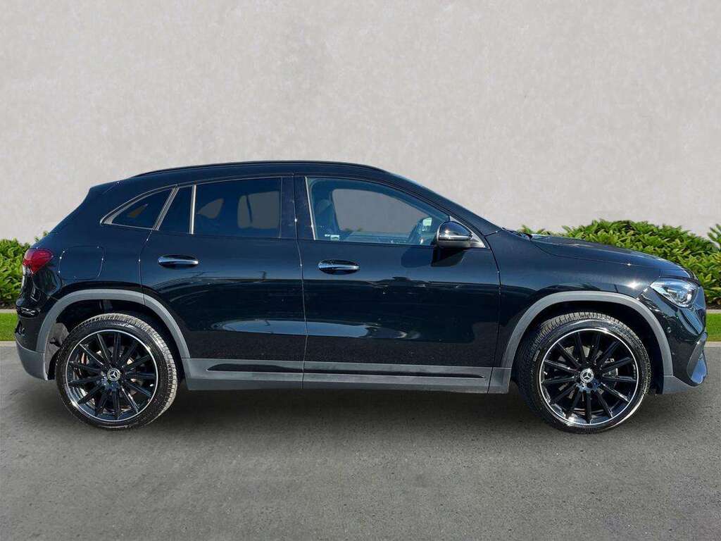 Mercedes-Benz GLA Class Gla 250E Amg Line Premium Plus Night Ed Black #3