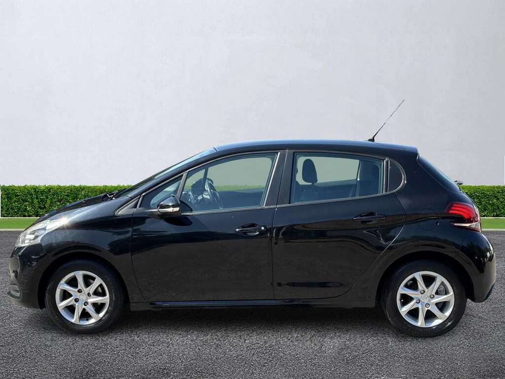 Peugeot 208 1.2 Puretech 82 Active Black #3