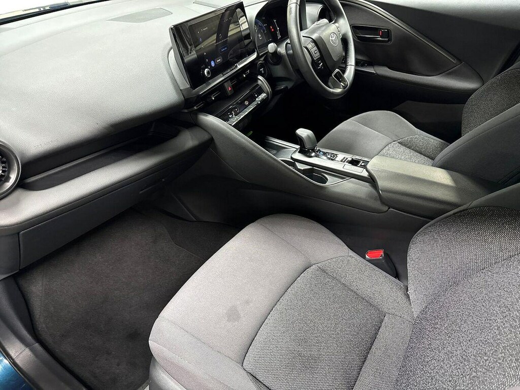 Toyota C-Hr 1.8 Vvt-h Design Cvt Euro 6 Ss Silver #7