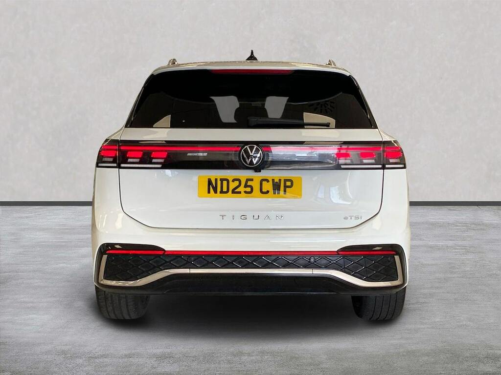 Volkswagen Tiguan 1.5 Etsi 150 R-line Dsg White #4