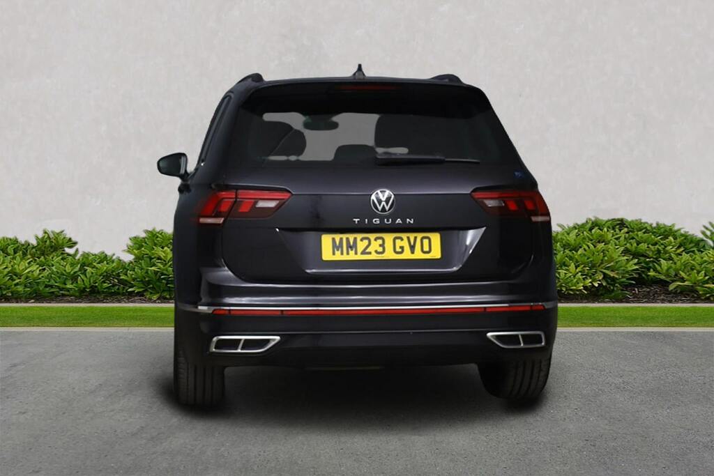 Volkswagen Tiguan 2.0 Tdi R-line Dsg Black #4