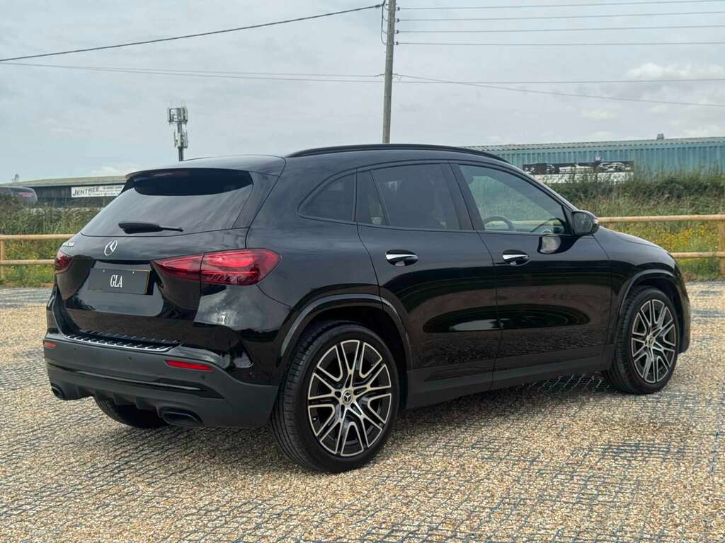 Mercedes-Benz GLA Class Gla 220D 4Matic Amg Line Premium Black #5
