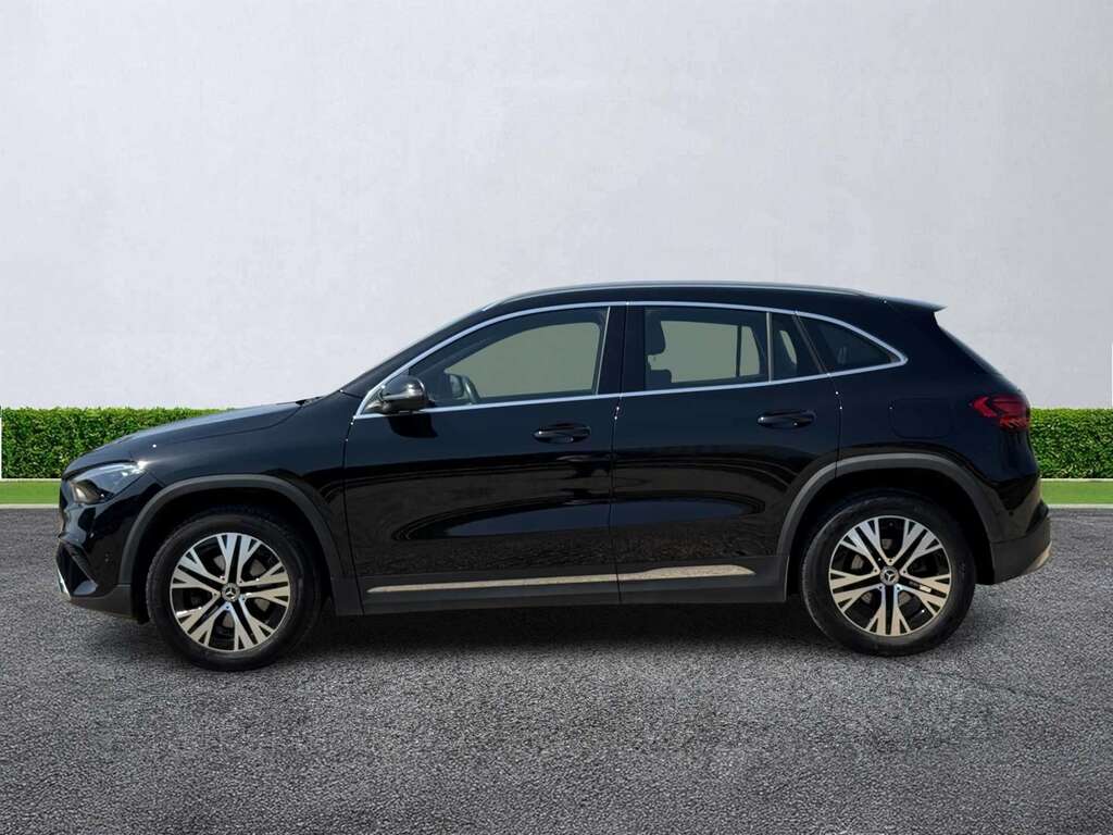 Mercedes-Benz GLA Class Gla 200D Sport Executive Black #4