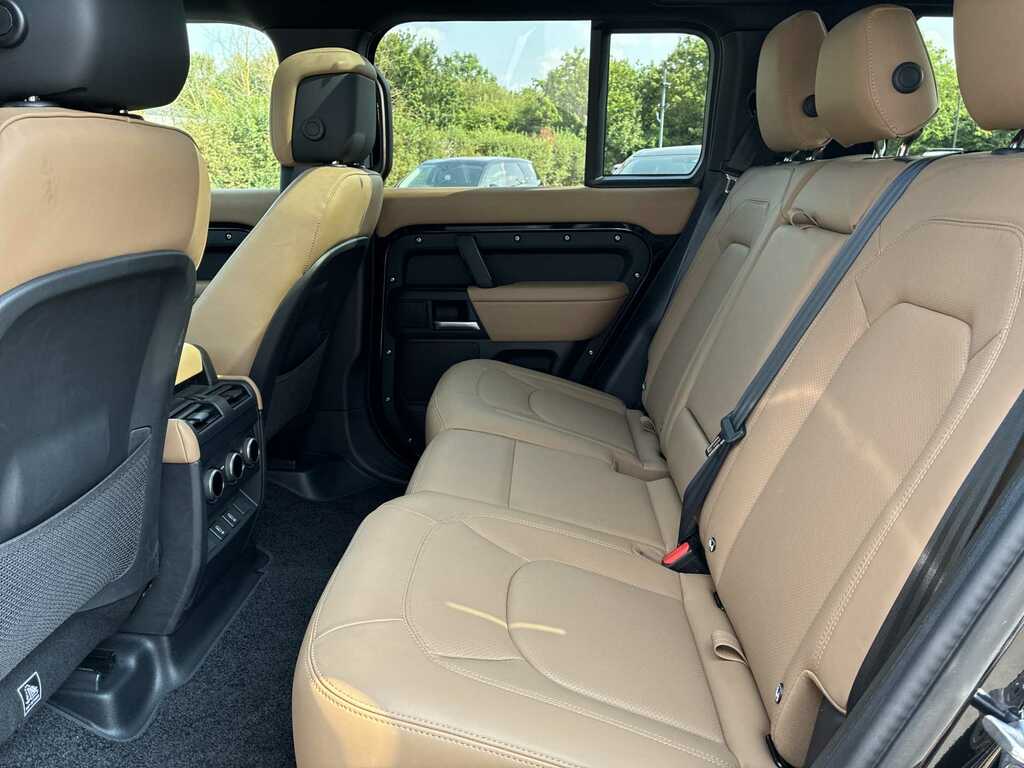Land Rover Defender 110 2.0 P300e X-dynamic Hse 110 Black #4