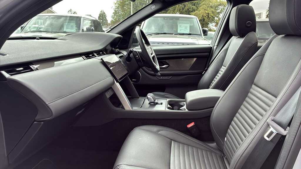 Land Rover Discovery Sport 2.0 D200 Metropolitan 5 Seat Silver #3