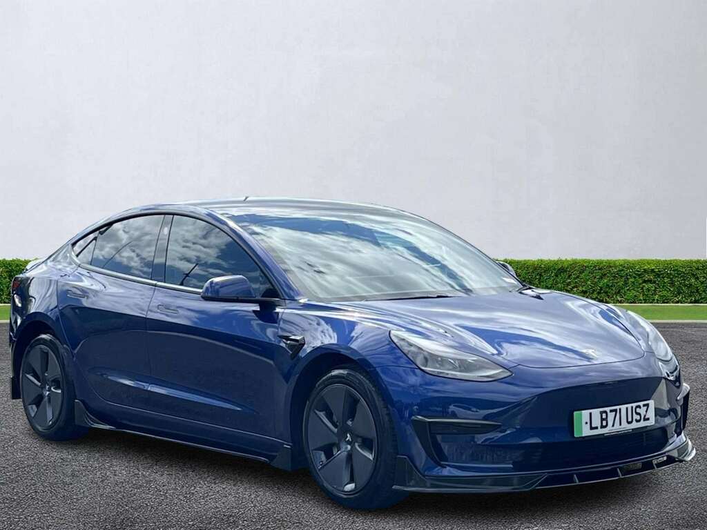 Tesla Model 3 Standard Plus Blue