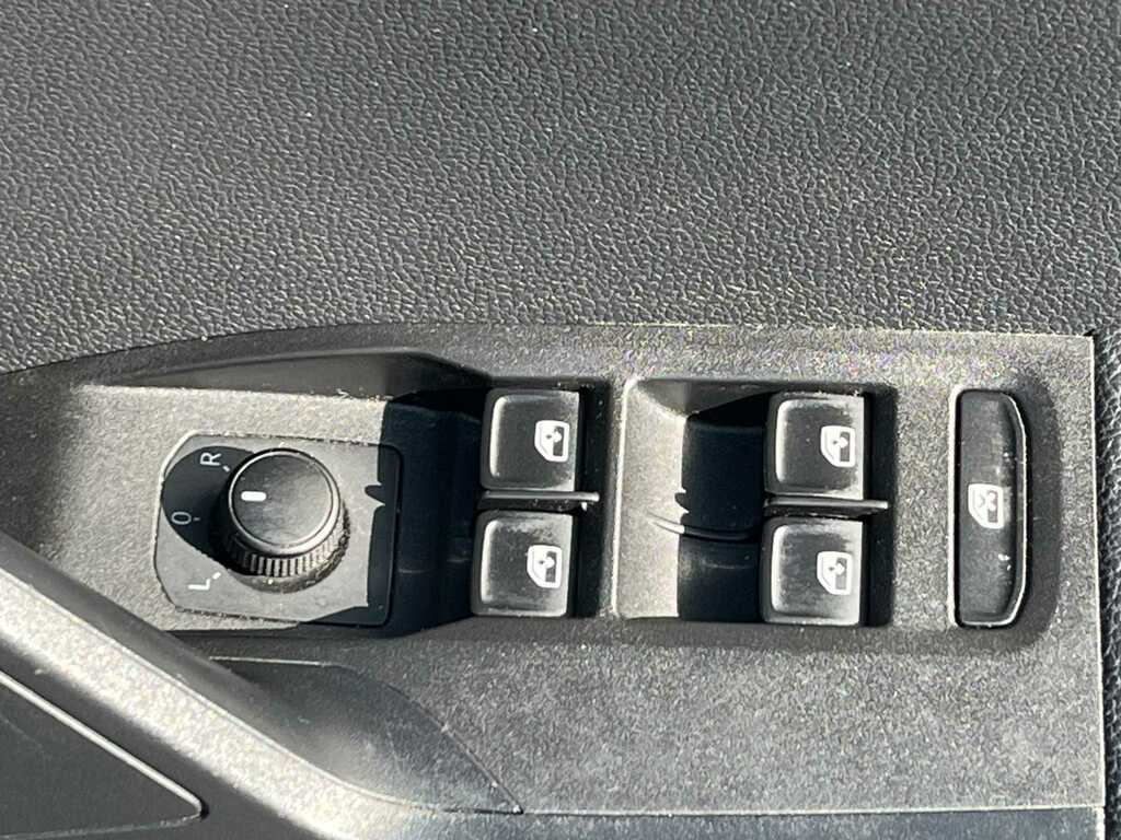 Seat Arona 1.0 Tsi 115 Ez Dsg Xcellence Lux Cwvehiclemarketin Silver #20
