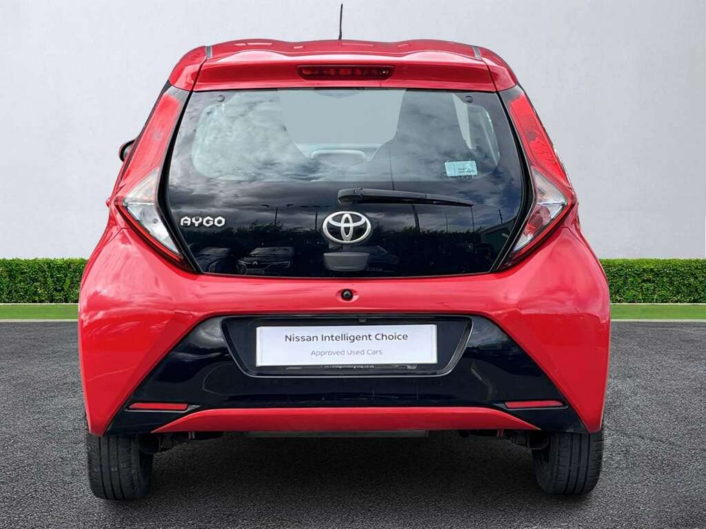 Toyota Aygo 1.0 Vvt-i X-play Red #5