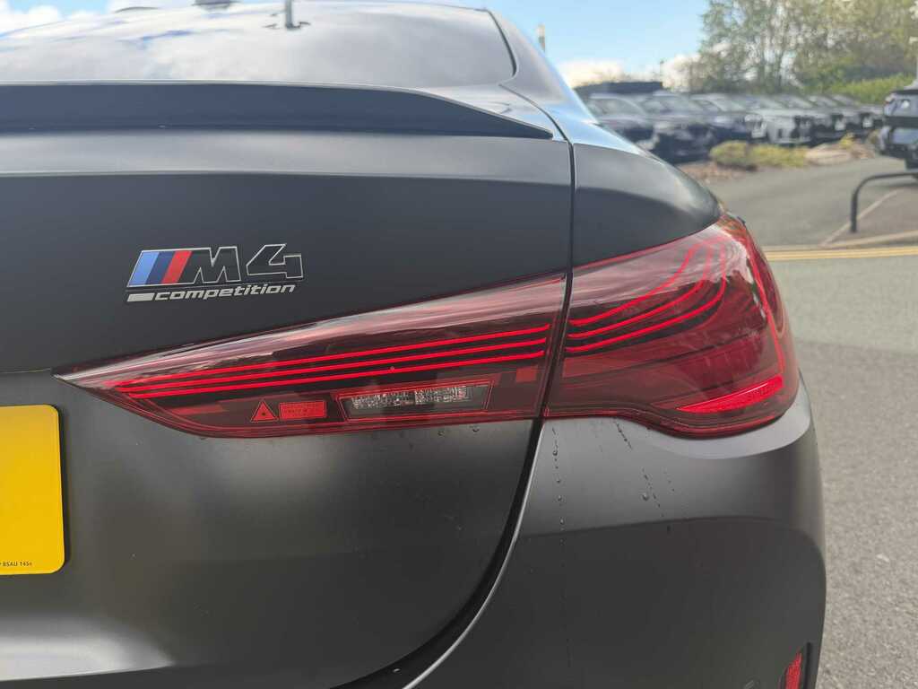 BMW M4 M4 Xdrive 530 Competition M Step DT26AJO Black #6