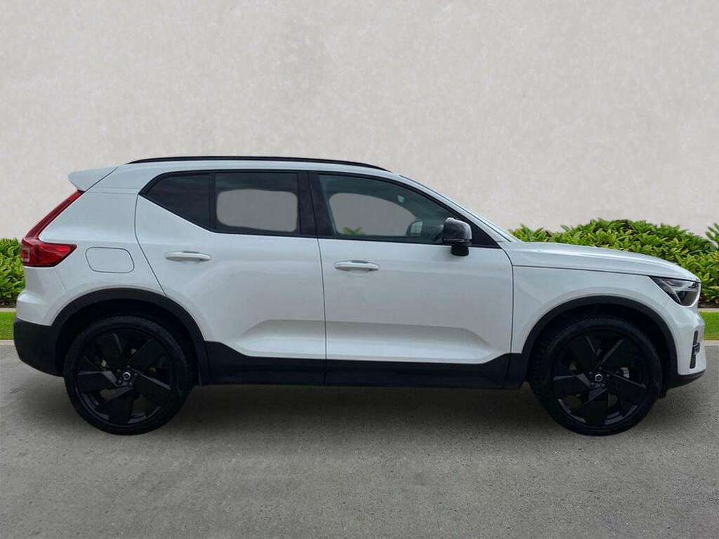 Volvo XC40 2.0 B3p Plus Black Edition White #3